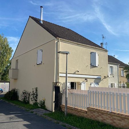 Chez Manu Meuble De Tourisme 2 Etoiles Pour 6 Personnes - 3 Chambres Вильпаризи Экстерьер фото