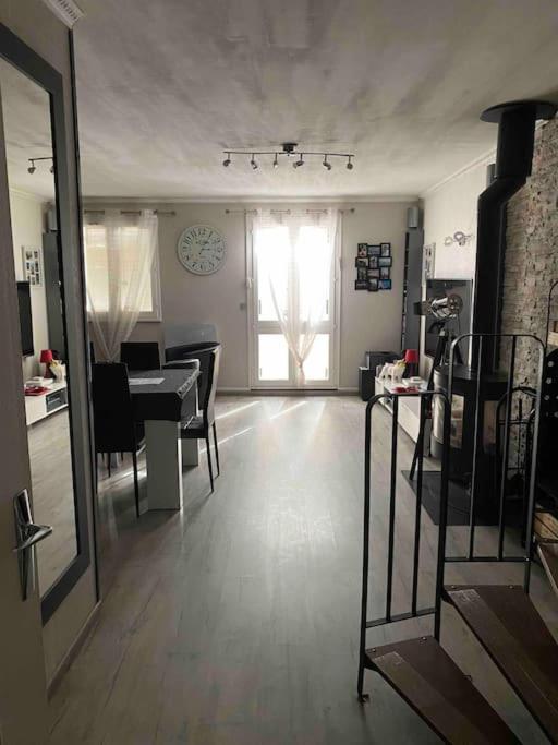 Chez Manu Meuble De Tourisme 2 Etoiles Pour 6 Personnes - 3 Chambres Вильпаризи Экстерьер фото