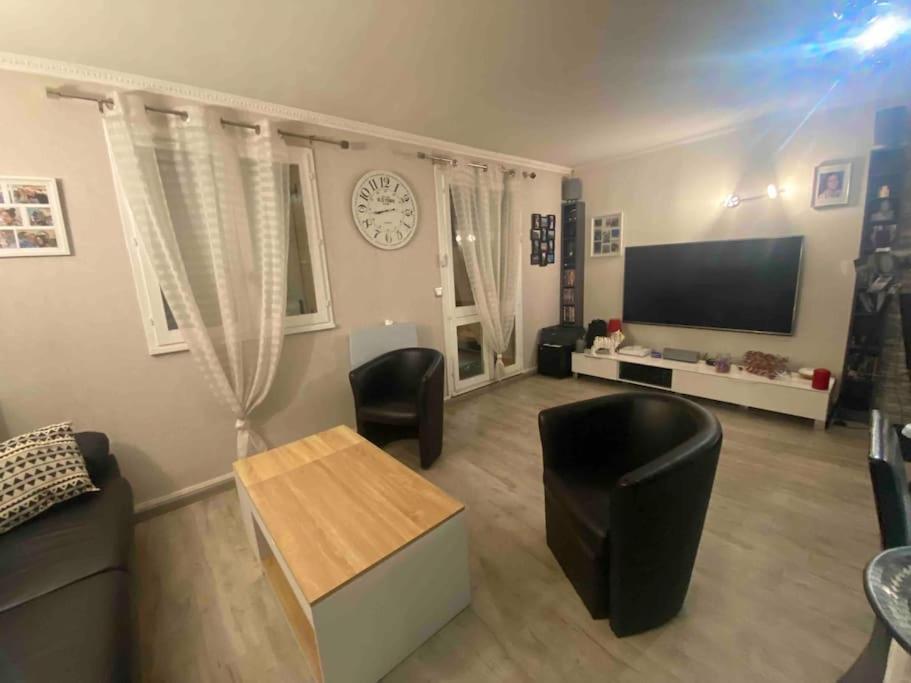 Chez Manu Meuble De Tourisme 2 Etoiles Pour 6 Personnes - 3 Chambres Вильпаризи Экстерьер фото